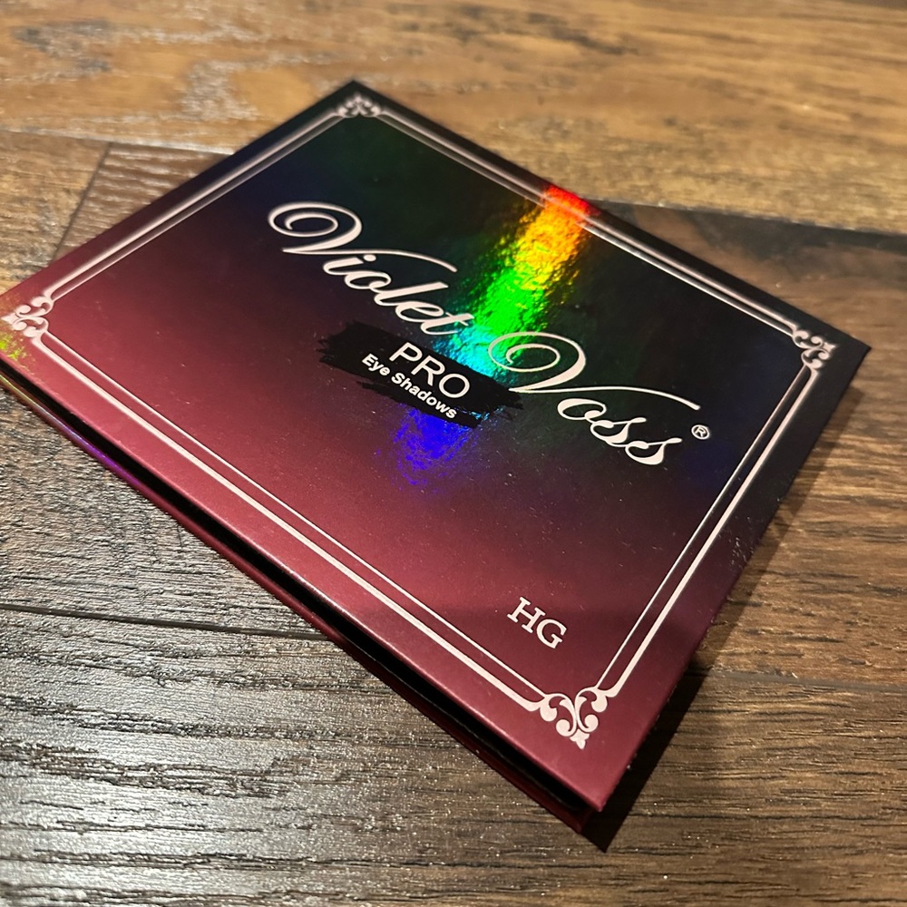Violet Voss “Holy Grail” HG Pro Eyeshadow Paletee